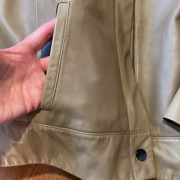 Jones New York tan leather jacket. - Picture 4 of 10